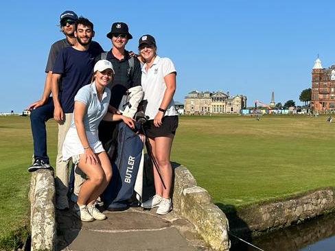 2023 scotland golf program students on swilcan bridge at st andrews